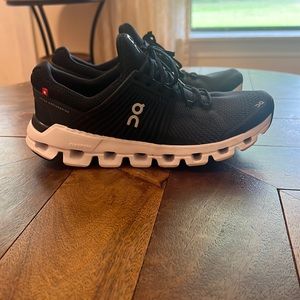 ON Clouds: cloud swift. Only worn a few times